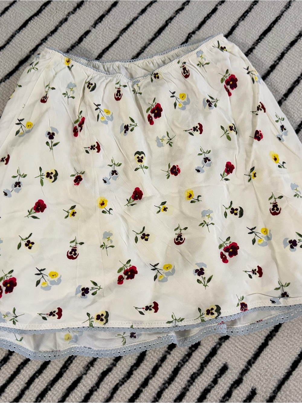 Doen x GAP Floral Pansy Print White A-Line Skirt